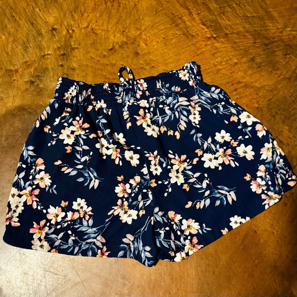 Joe Benbasset Navy Floral Shorts‎